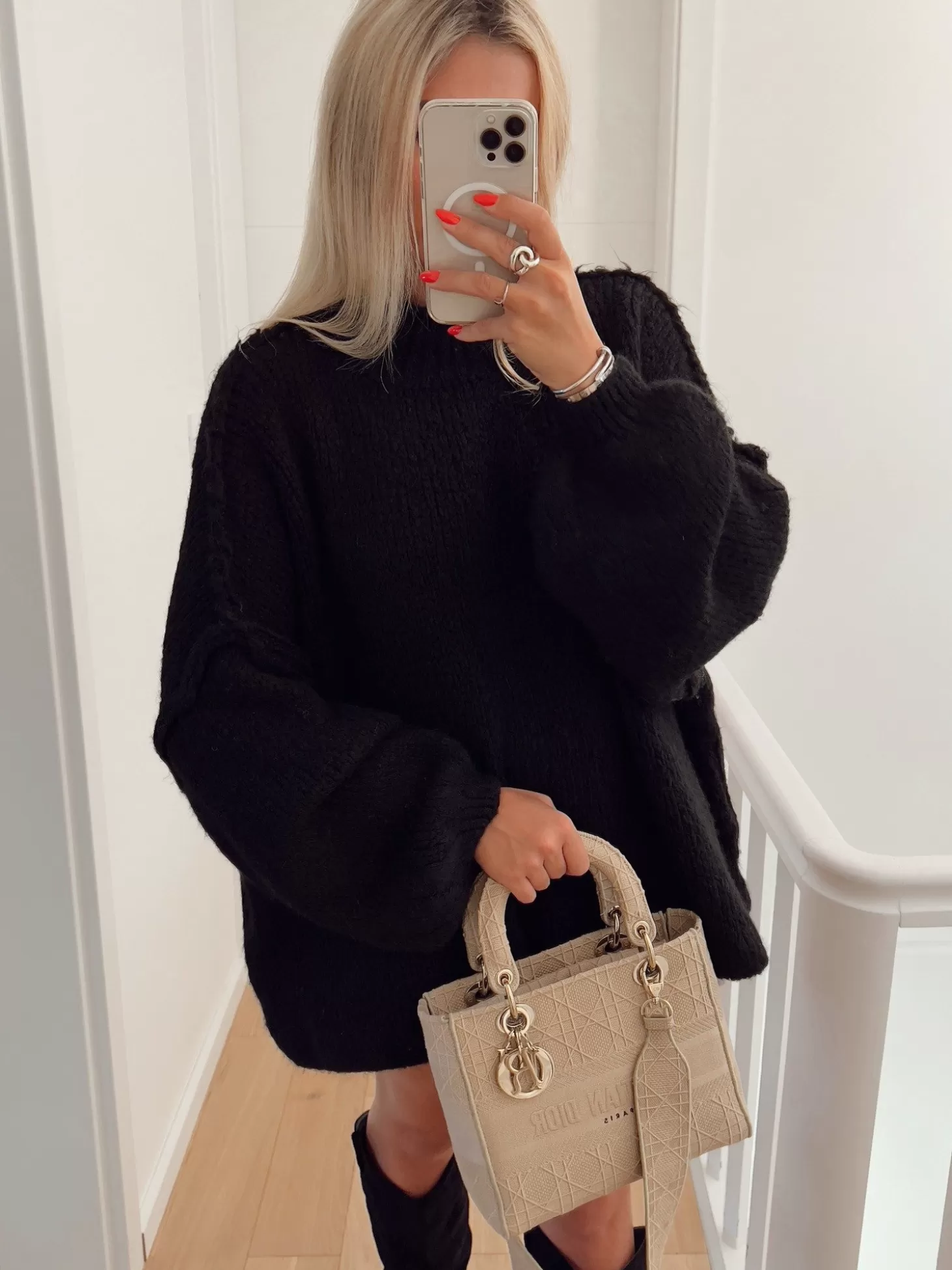 Hello Moon Shop Pull BRED Store