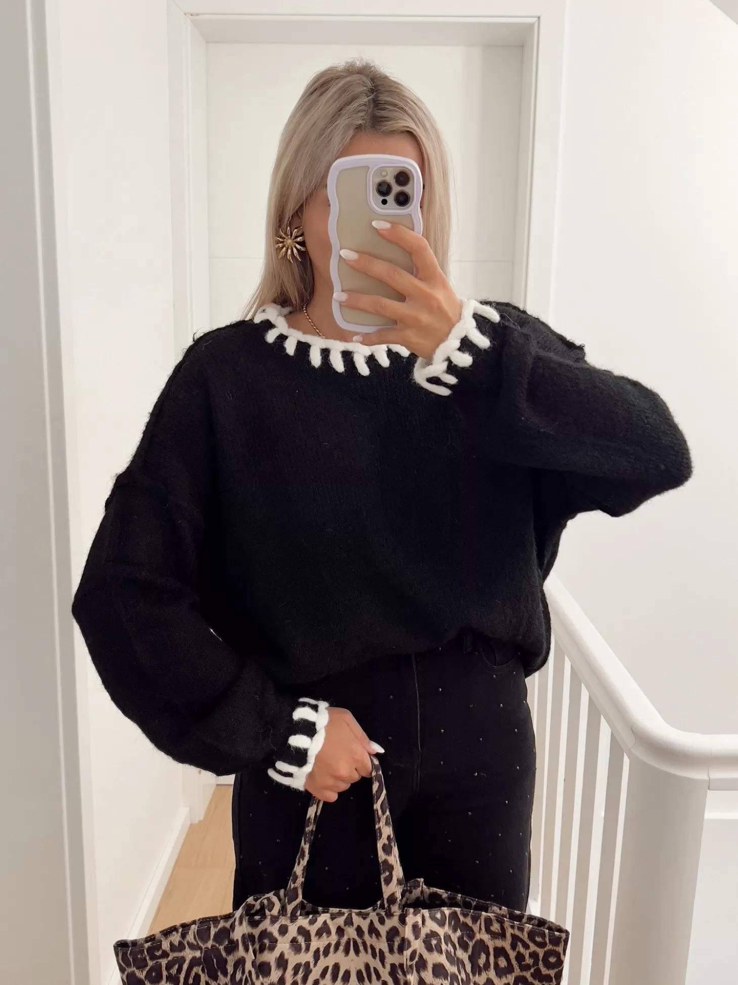 Hello Moon Shop Pull TOM New